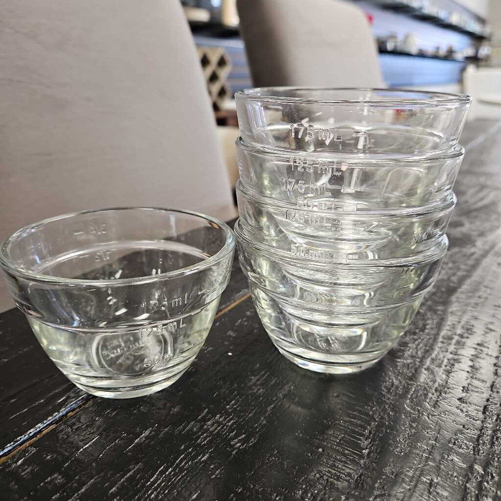 Pampered Chef 175ml Glass Measuring Cup - Set of 5