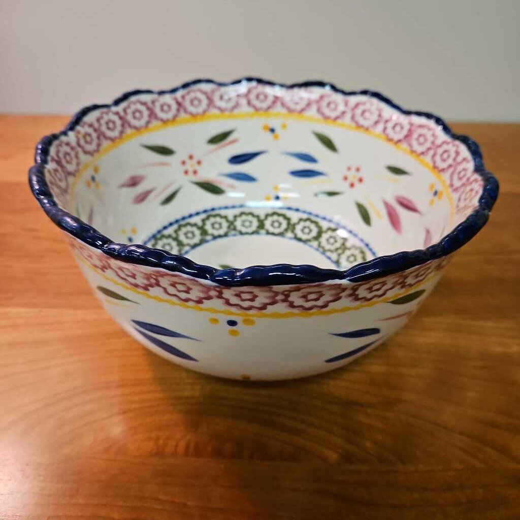 Temp-Tations by Tara Scalloped Edge Serving Bowl