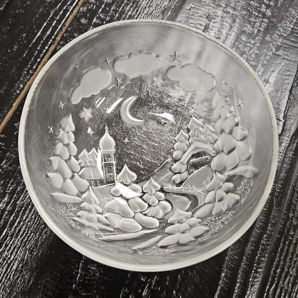Vintage Mikasa Studio Nova Snowy Village Glass Bowls - Set of 4