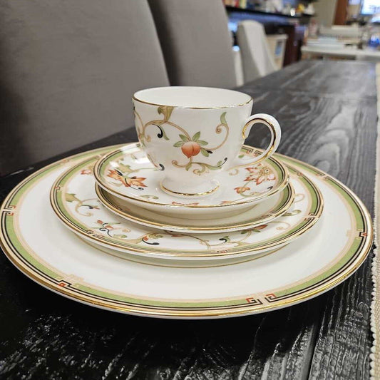 Wedgwood Bone China Oberon 40 pc Set