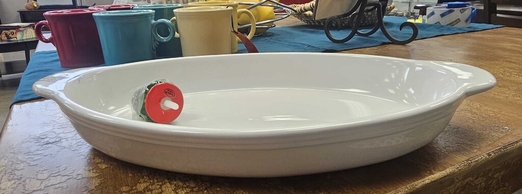 Nora Fleming Oval Baker w/Christmas Tree