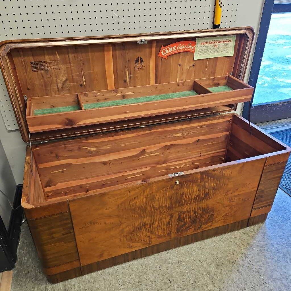 Lane Vintage Waterfall Cedar Chest
