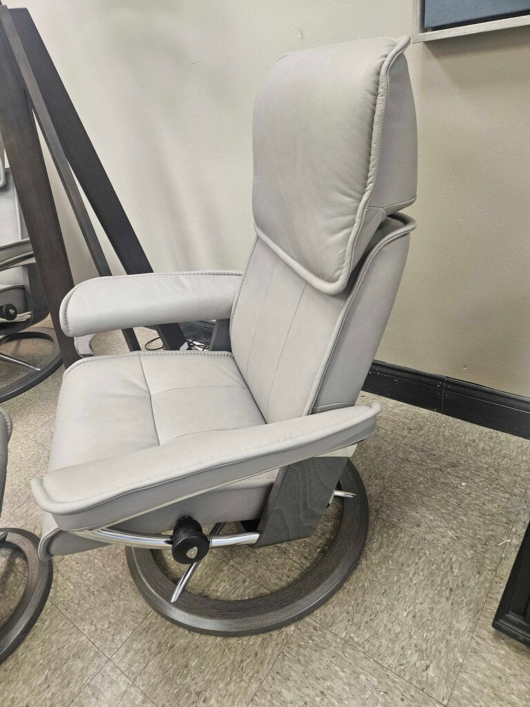 Stressless Admiral Classic Leather Recliner with Footrest