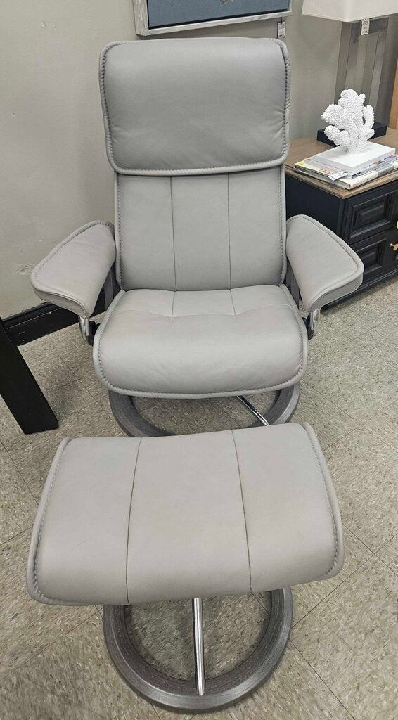 Stressless Admiral Classic Leather Recliner with Footrest