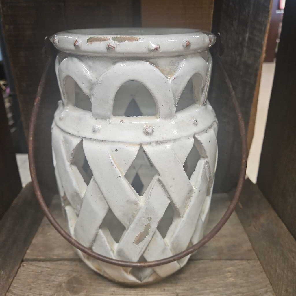 Ceramic Lattice Pattern Lantern with Iron Hadle
