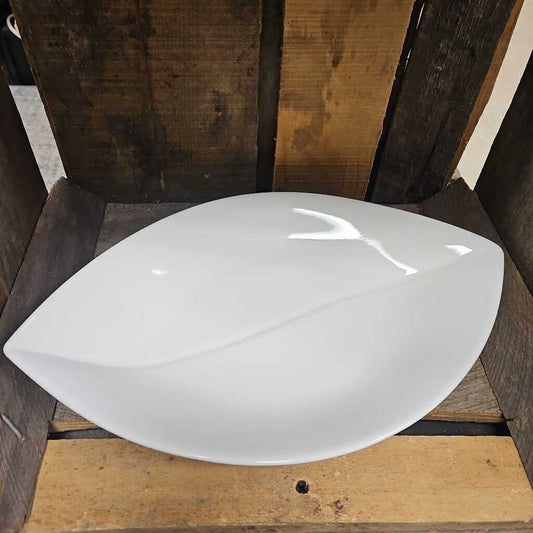 Villeroy & Boch Metropolitan Collection Palm Leaf Shaped Plates - Set of 2