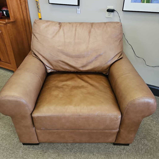 Pottery Barn Turner Roll Statesville Leather Arm Chair