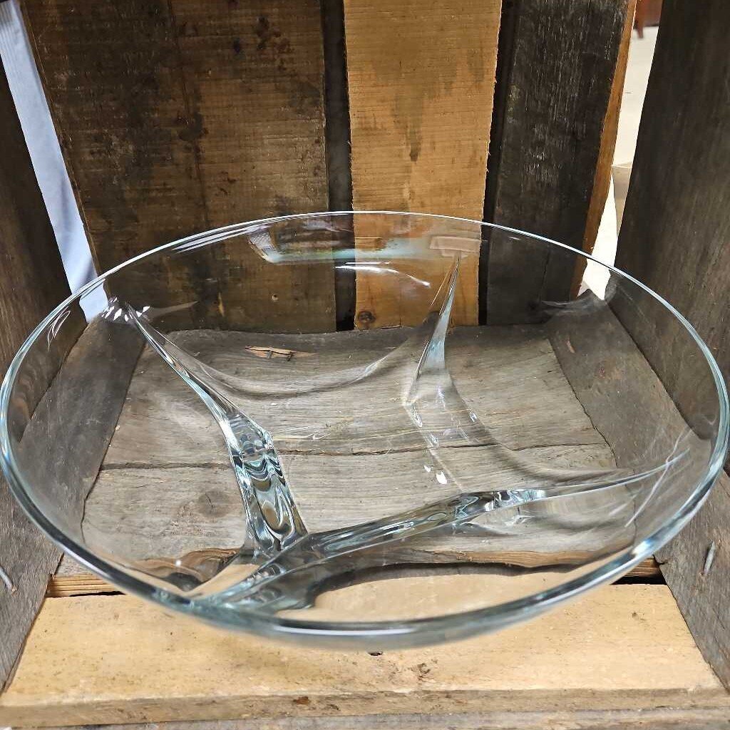 Round Crystal Centerpiece Bowl with Geometric Design
