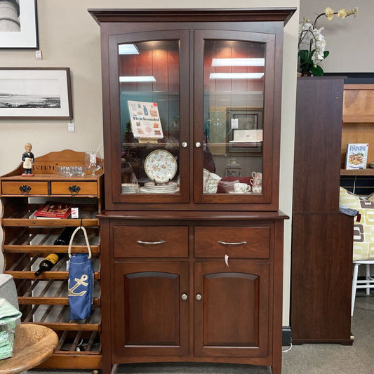 Cabot House, Keystone Collection, Manchester Collection 2-door Hutch Cherry