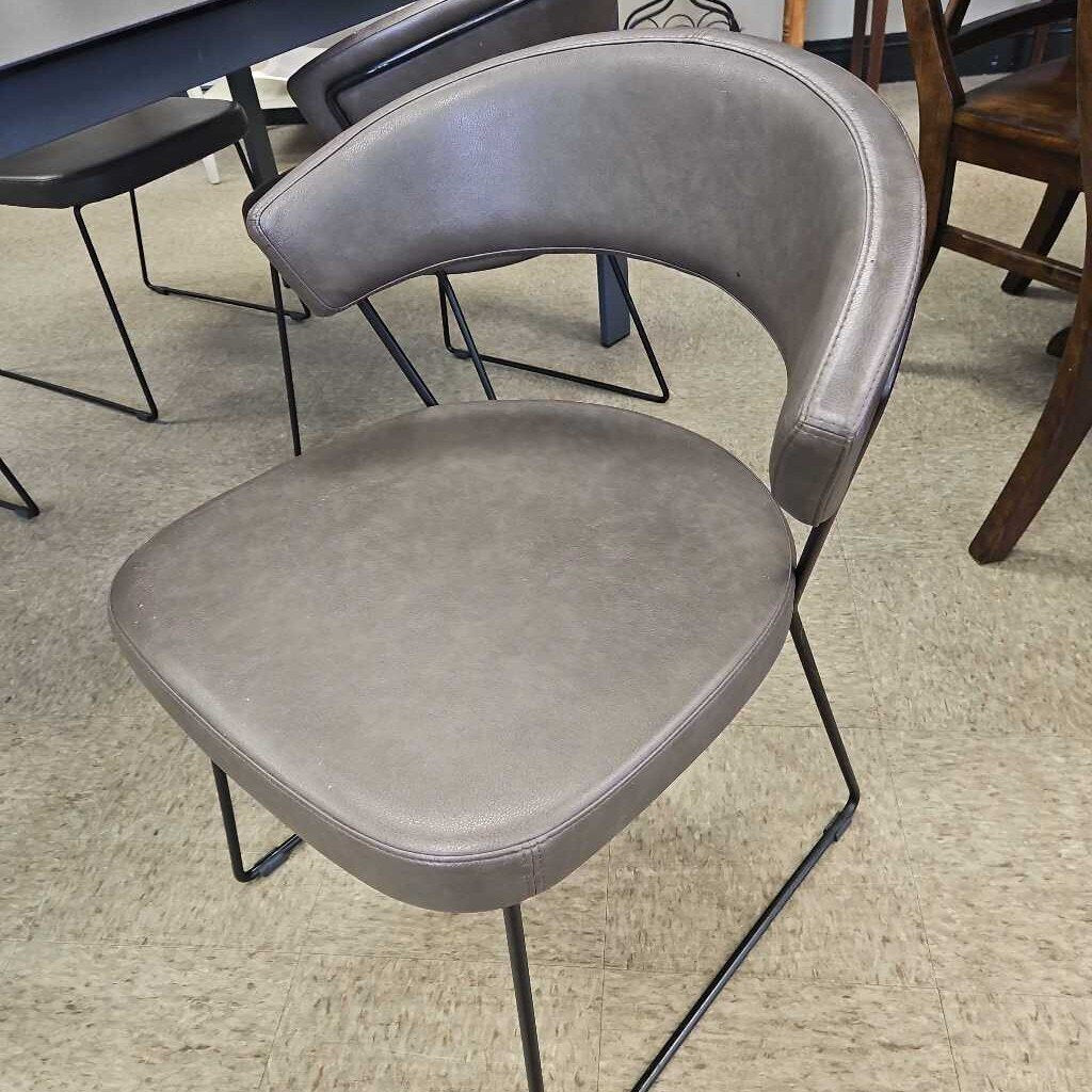 Calligaris Baron Extendable Glass Top Dining Table w/6 Leather Connubia Chairs