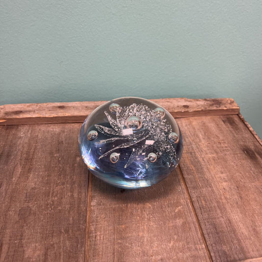 Dynasty Gallery Heirloom Collectibles Blown Glass Paperweight with Bubble Design