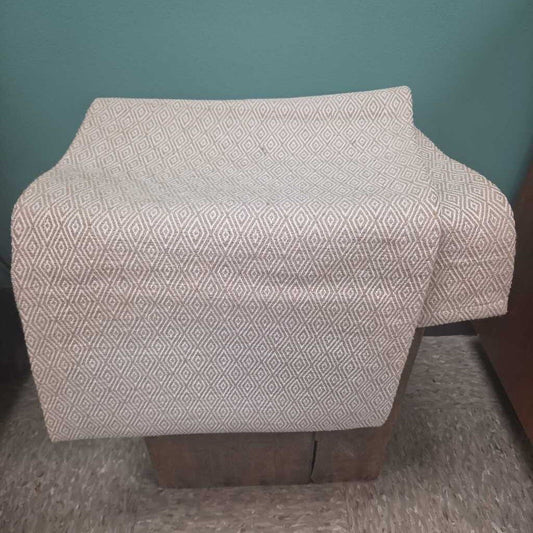 Diamond Patterned Table Runner