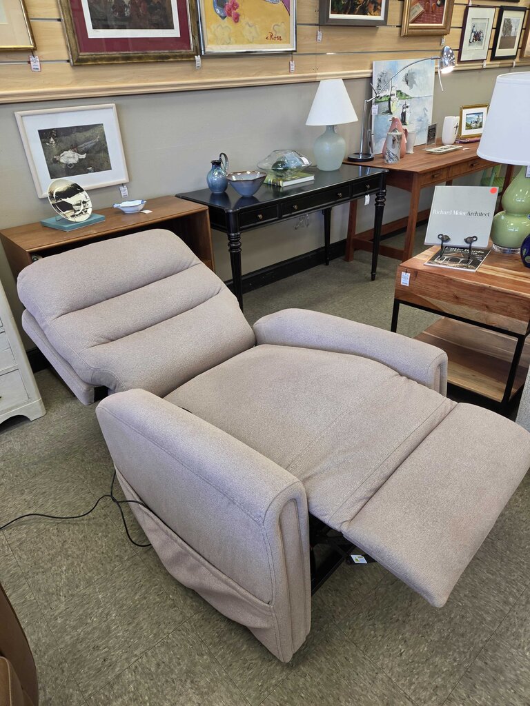 Bob's Furniture Nexus Beige Massaging Power Lift Recliner