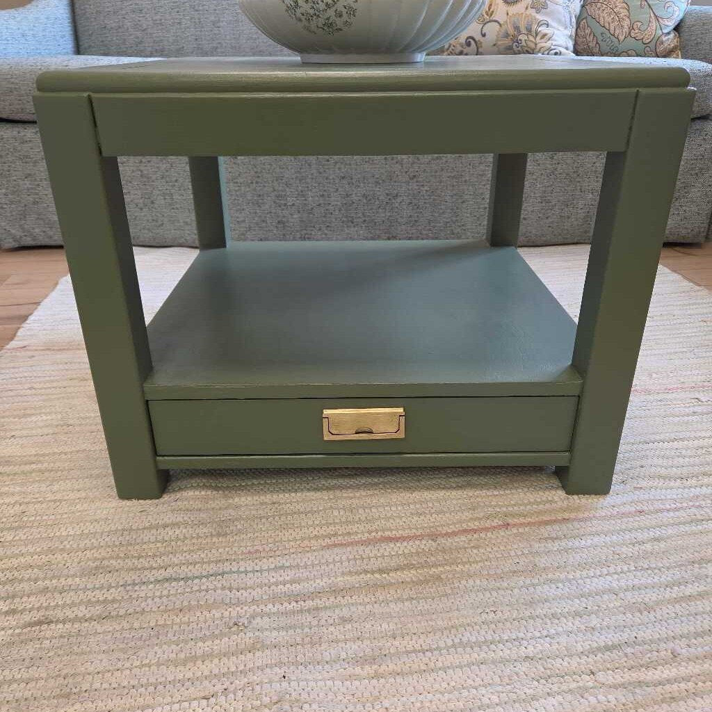 Bassett Furniture Square Single Drawer Coffee/Side Table