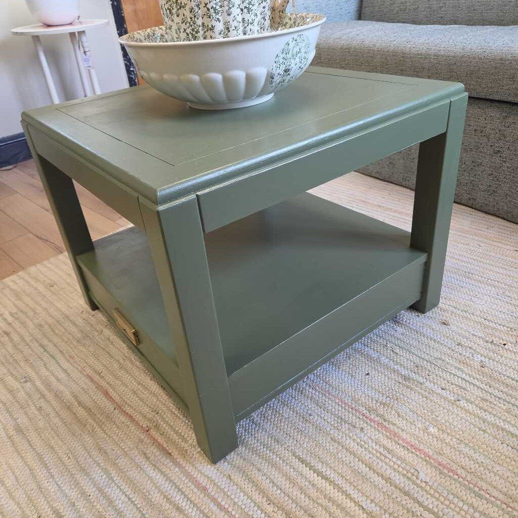 Bassett Furniture Square Single Drawer Coffee/Side Table