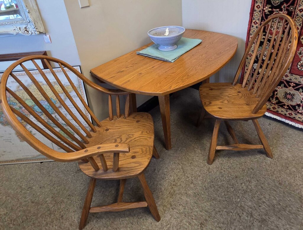 Hunt Country Furniture Solid Oak Drop Leaf Dining Table w/4 Spindle Back Chairs