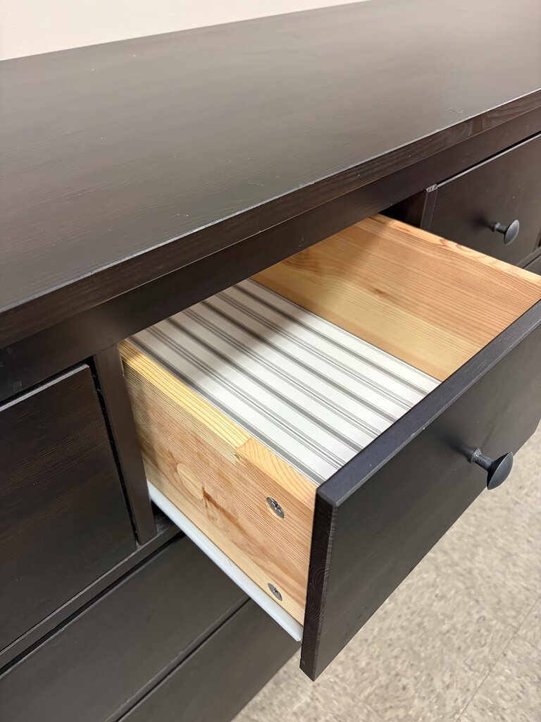 Modern Black 8-Drawer Dresser