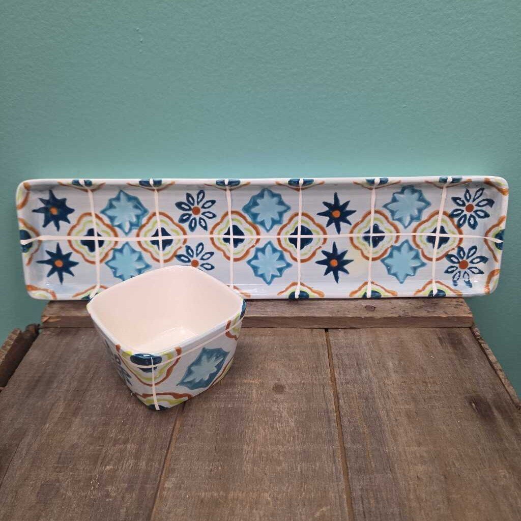 Crate & Barrel Ceramic Serving Try and Dip Cup Set