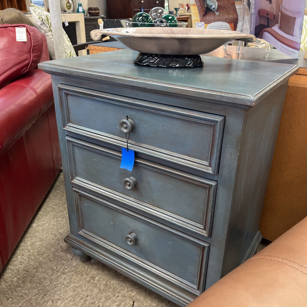 Ethan Allen 3-Drawer Solid Wood Vintage Nightstand