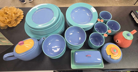 Lindt-Stymeist Colorways Dish Set - 34pcs