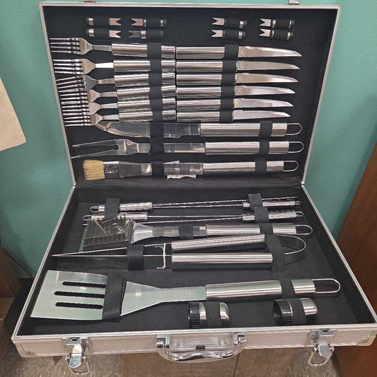 32-Piece Stainless Steel Grill/BBQ Cutlery Set in Aluminum Case - NEW