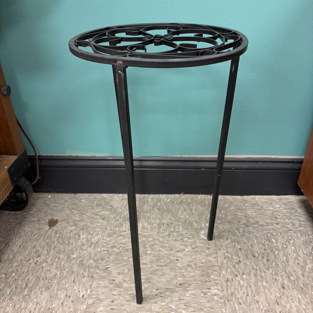 Black Metal Plant Stand