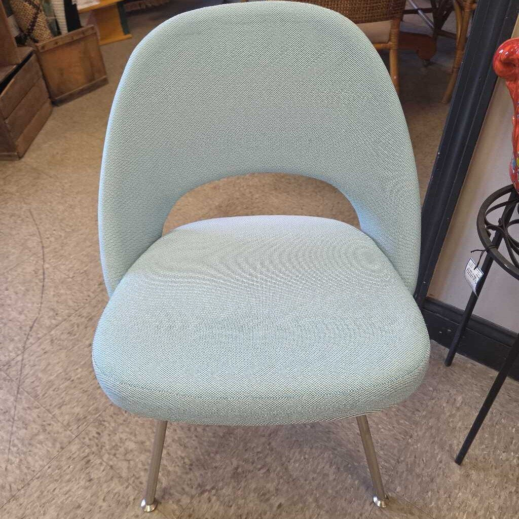Knoll Saarinen Executive Upholstered Side Chair