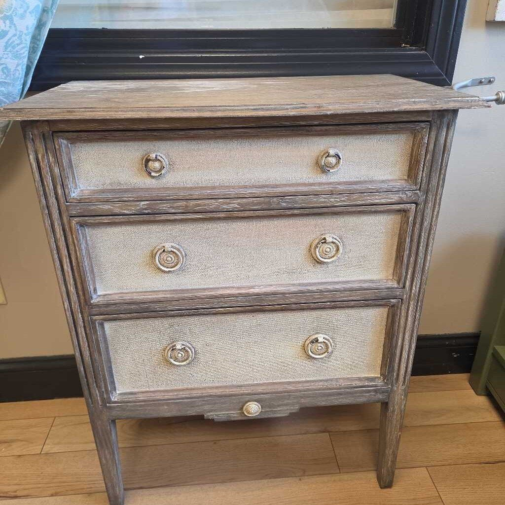 Gabby Furniture "Holly" 3-Drawer Chest