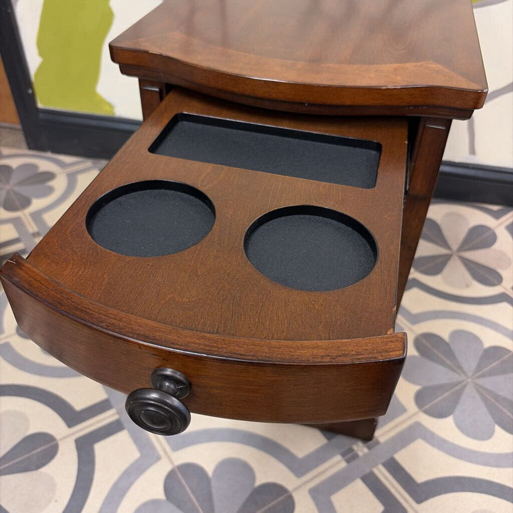 Laflorn Chairside End Table With USB Ports & Outletst