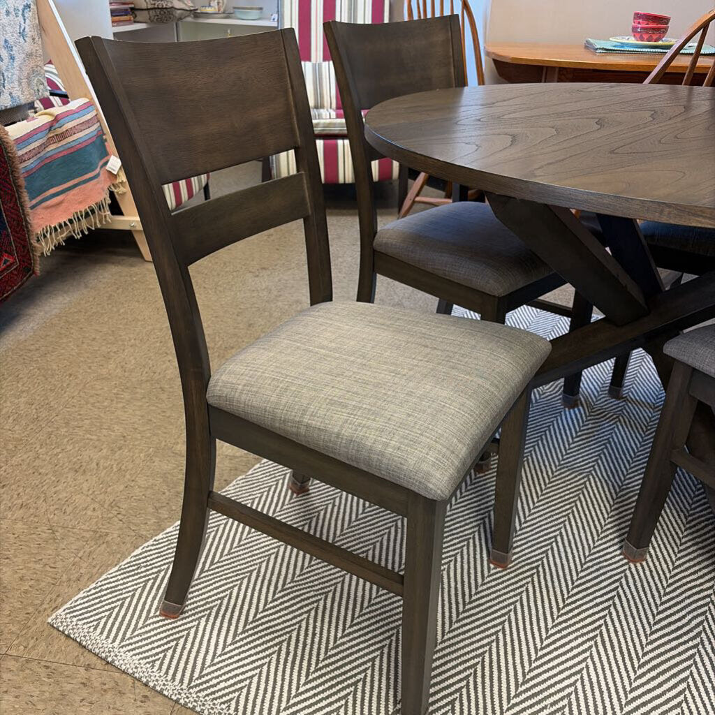 Anglewood Pedestal Table 5 Piece Dining Set in Dark Umber Brown Finish