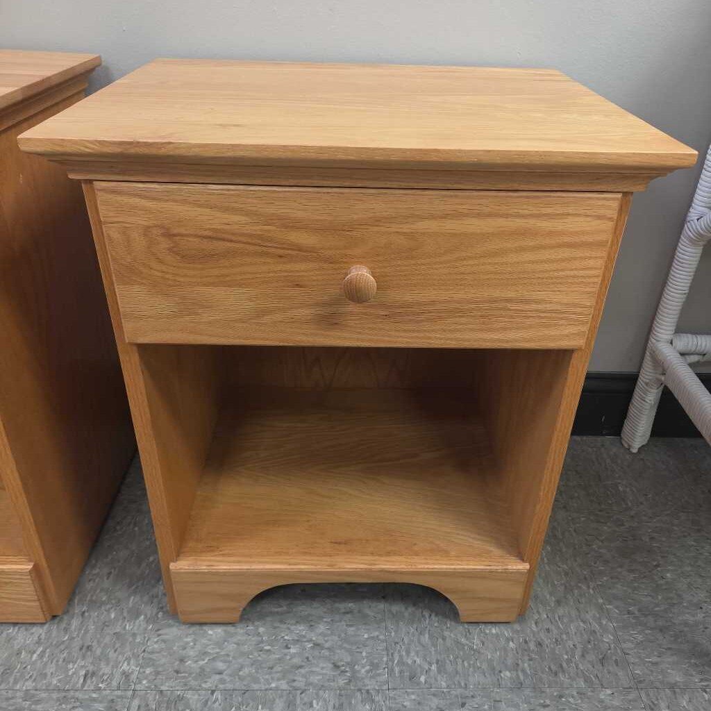 Modern Oak Single Drawer Nightstand