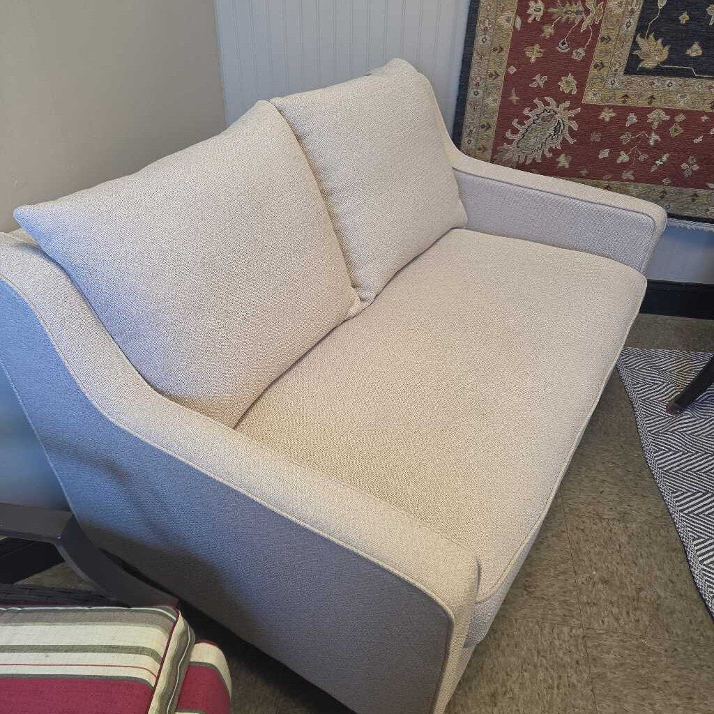 Modern 2-Cushion Upholstered Loveseat