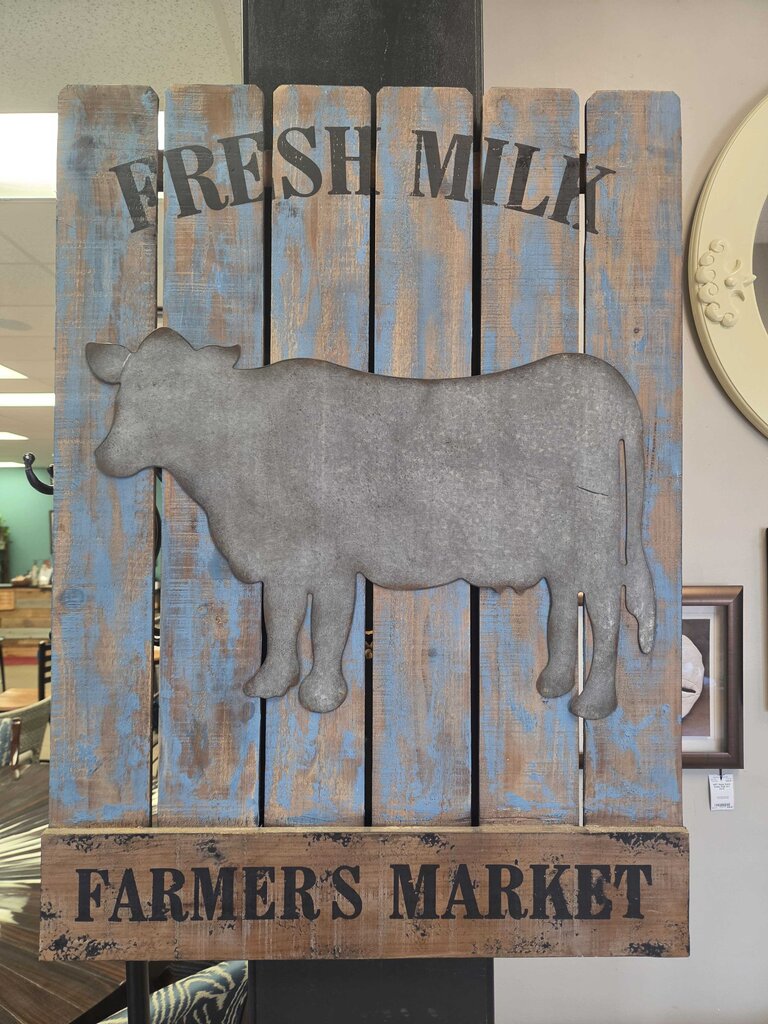 "Fresh Milk Farmer's Market" Wood Sign with Metal Cow