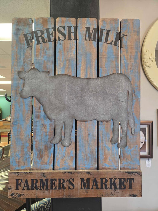 "Fresh Milk Farmer's Market" Wood Sign with Metal Cow