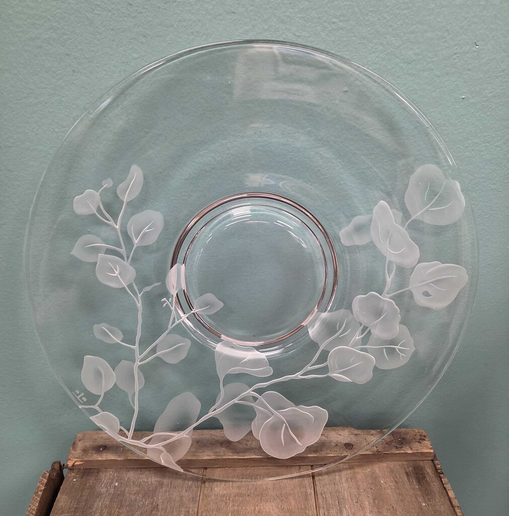 Dorothy Thorpe "Ivy Leaves" Etched Glass Tray