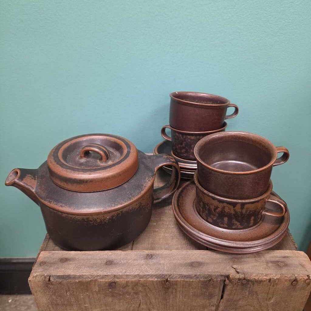 Arabia Finland Ruska Tea Set (9 pcs) - 2 Available
