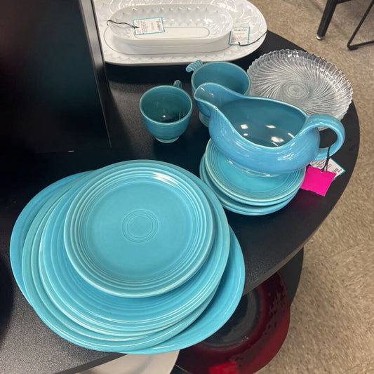 Vintage Homer Laughlin Fiesta Ware set (14pcs)