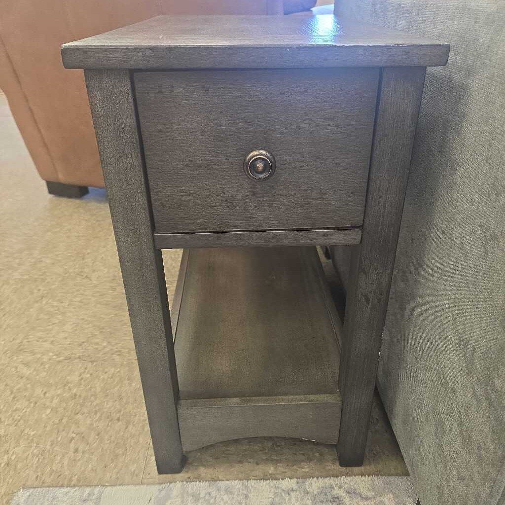 Wooden Chairside Single-Drawer End Table