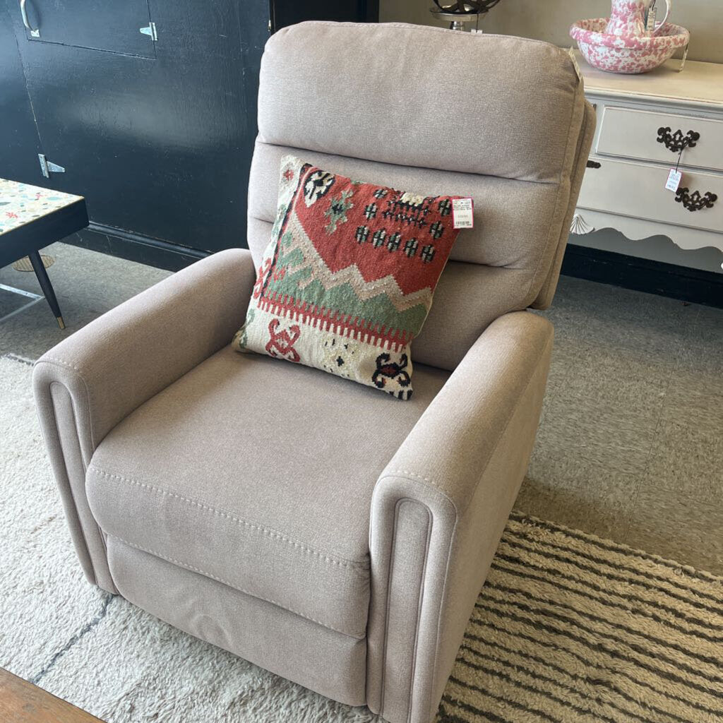 Bob's Furniture Nexus Beige Massaging Power Lift Recliner