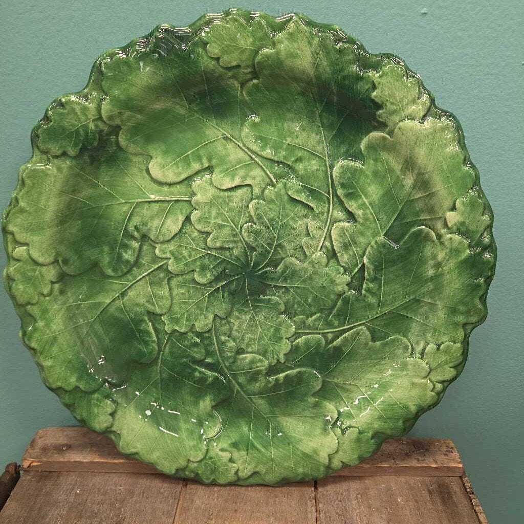 Vietri Foglia Majolica Green Ceramic Leaf Round Serving Platter
