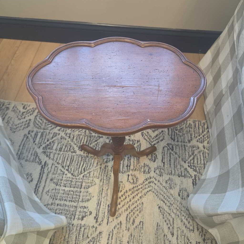 Mid-Century Brandt Style Scalloped Oval Tripod Table