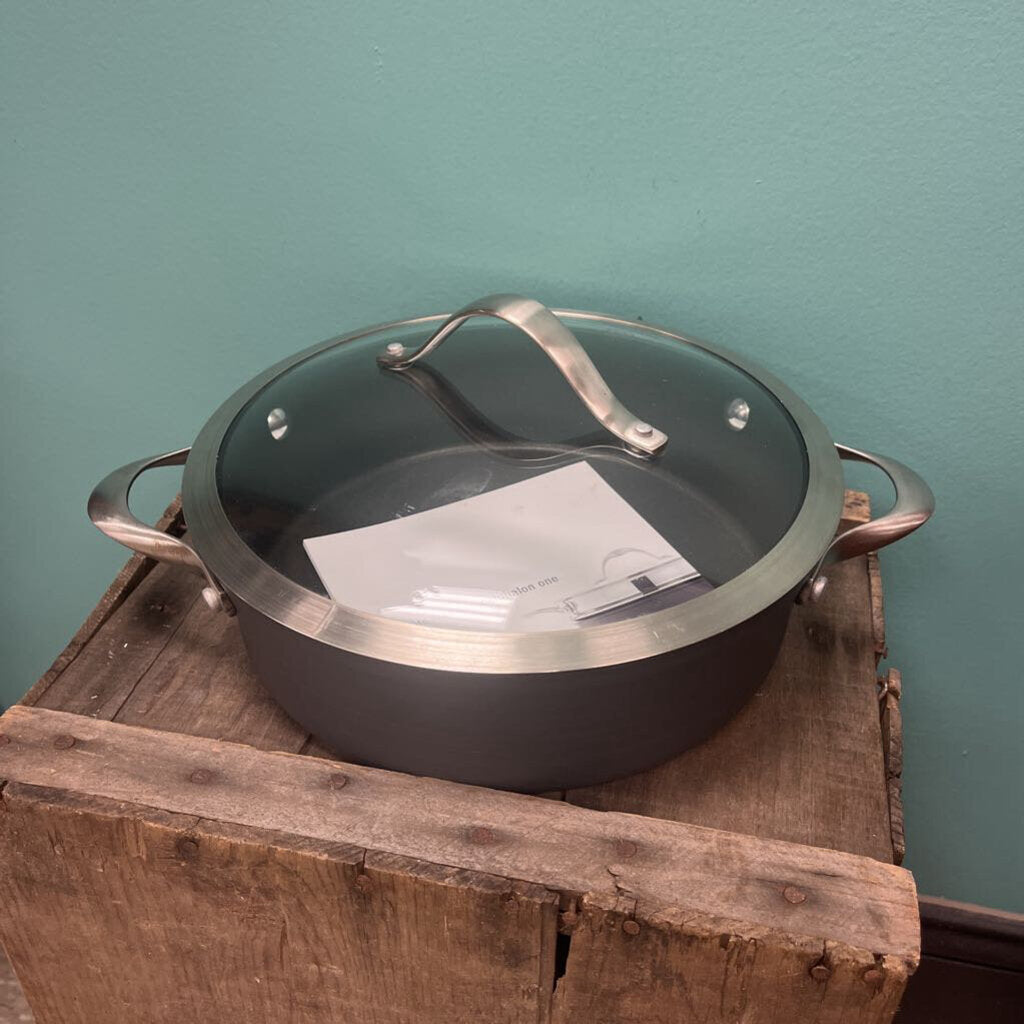 Calphalon 3-Qt Sautee Pot with Lid - NEW