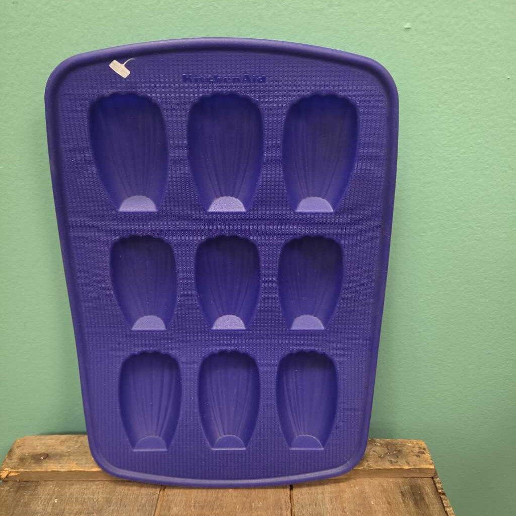 Silicone 9-Piece Madeline Forming Tray
