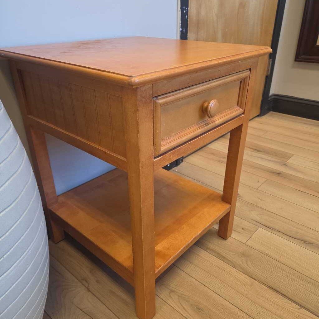 Shaker Style Maple Wood Single Drawer Nightstand