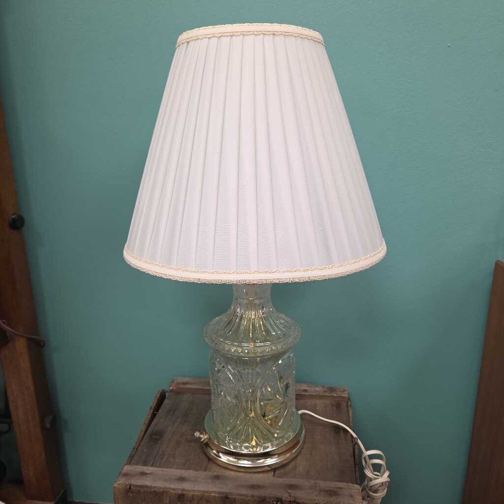 Vintage Hollywood Regency Cut Crystal Pinwheel Table Lamp