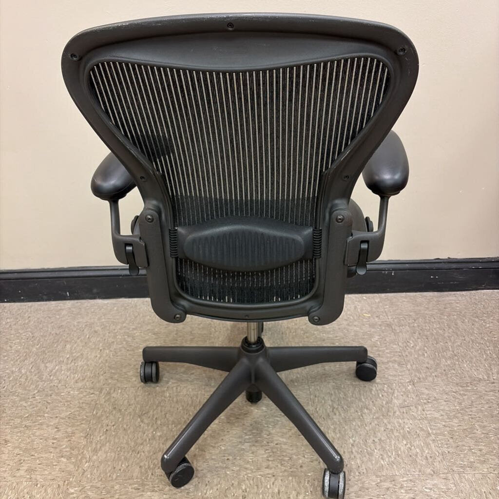 Herman Miller Aeron Ergonomic Mesh Office Chair, Size B