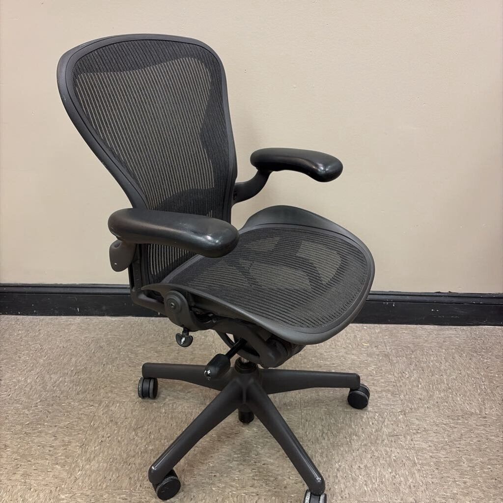 Herman Miller Aeron Ergonomic Mesh Office Chair, Size B