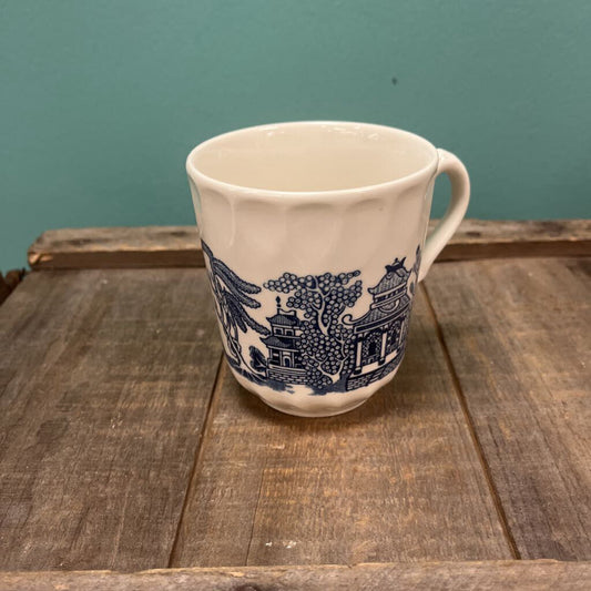 Vintage Churchill Blue Willow Mug