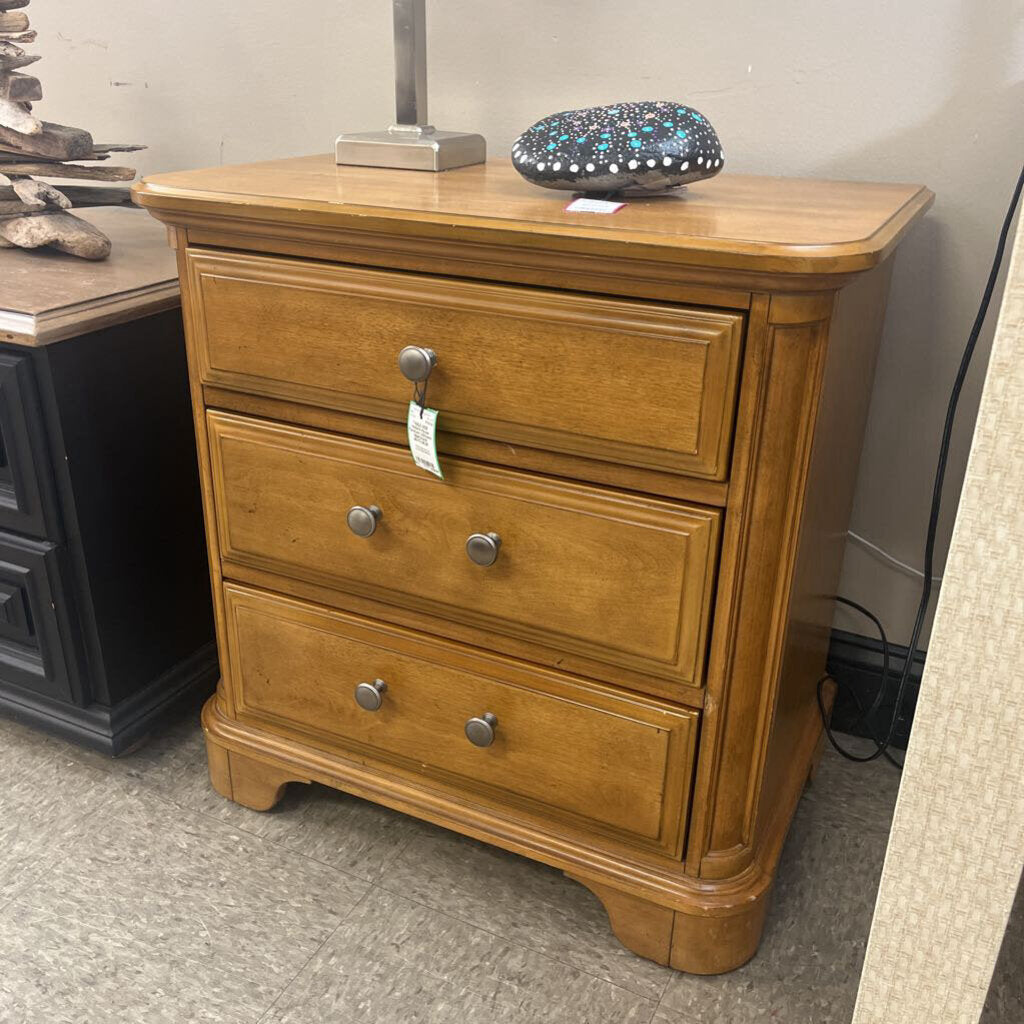 Holland House Furniture 3-Drawer Nightstand