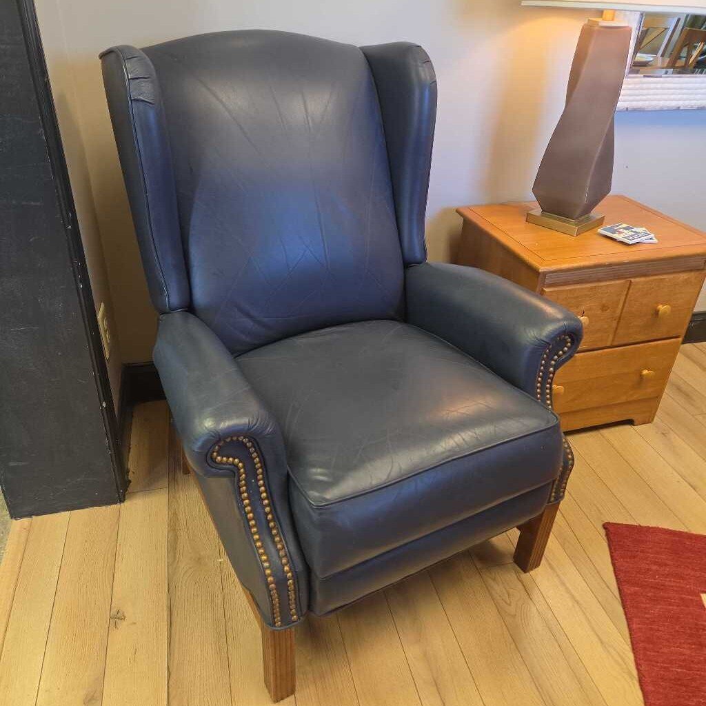 Lay-Z-Boys Classics Leather Wingback Reclining Chair with Nailhead Trim